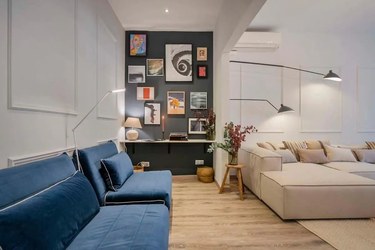 Luxury 4-Bedrooms In Rambla De Catalunya Barcelona Spain