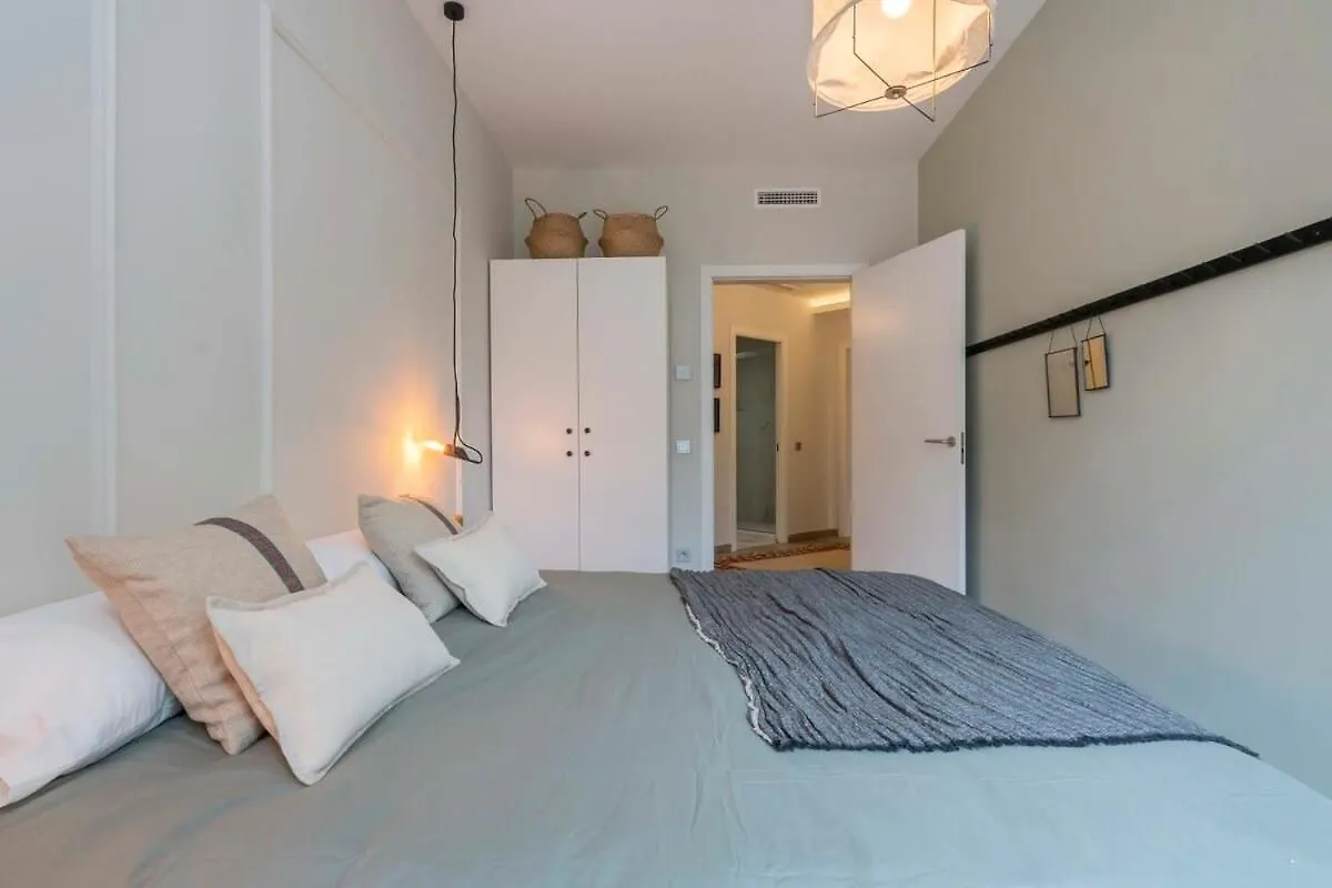 Luxury 4-Bedrooms In Rambla De Catalunya Barcelona 0*,  Spain