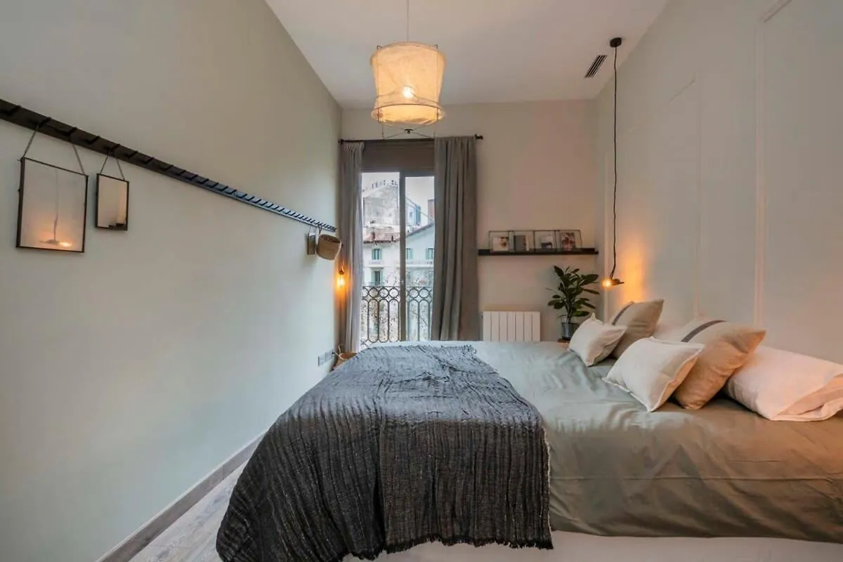 Luxury 4-Bedrooms In Rambla De Catalunya Barcelona Spain