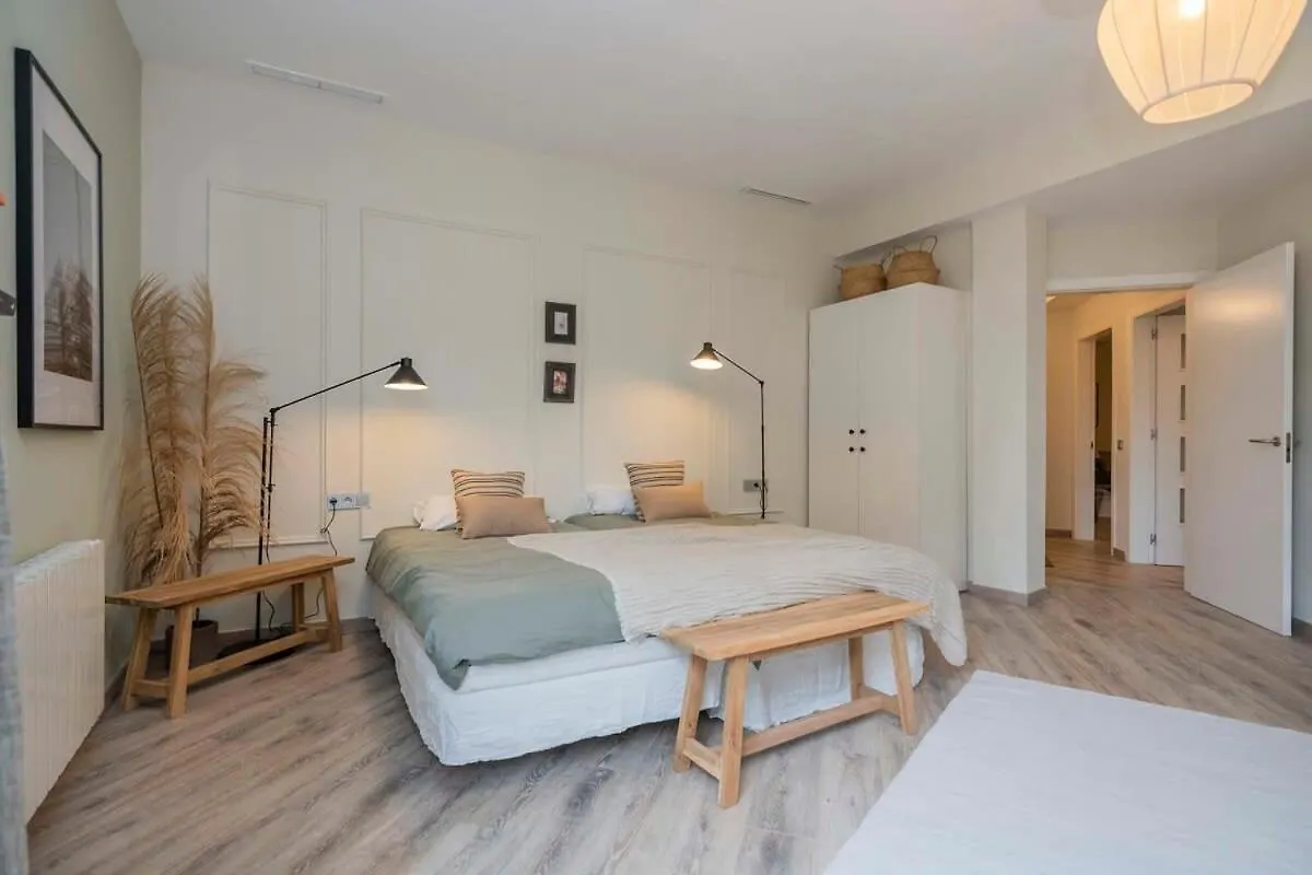 Luxury 4-Bedrooms In Rambla De Catalunya Barcelona 0*,  Spain