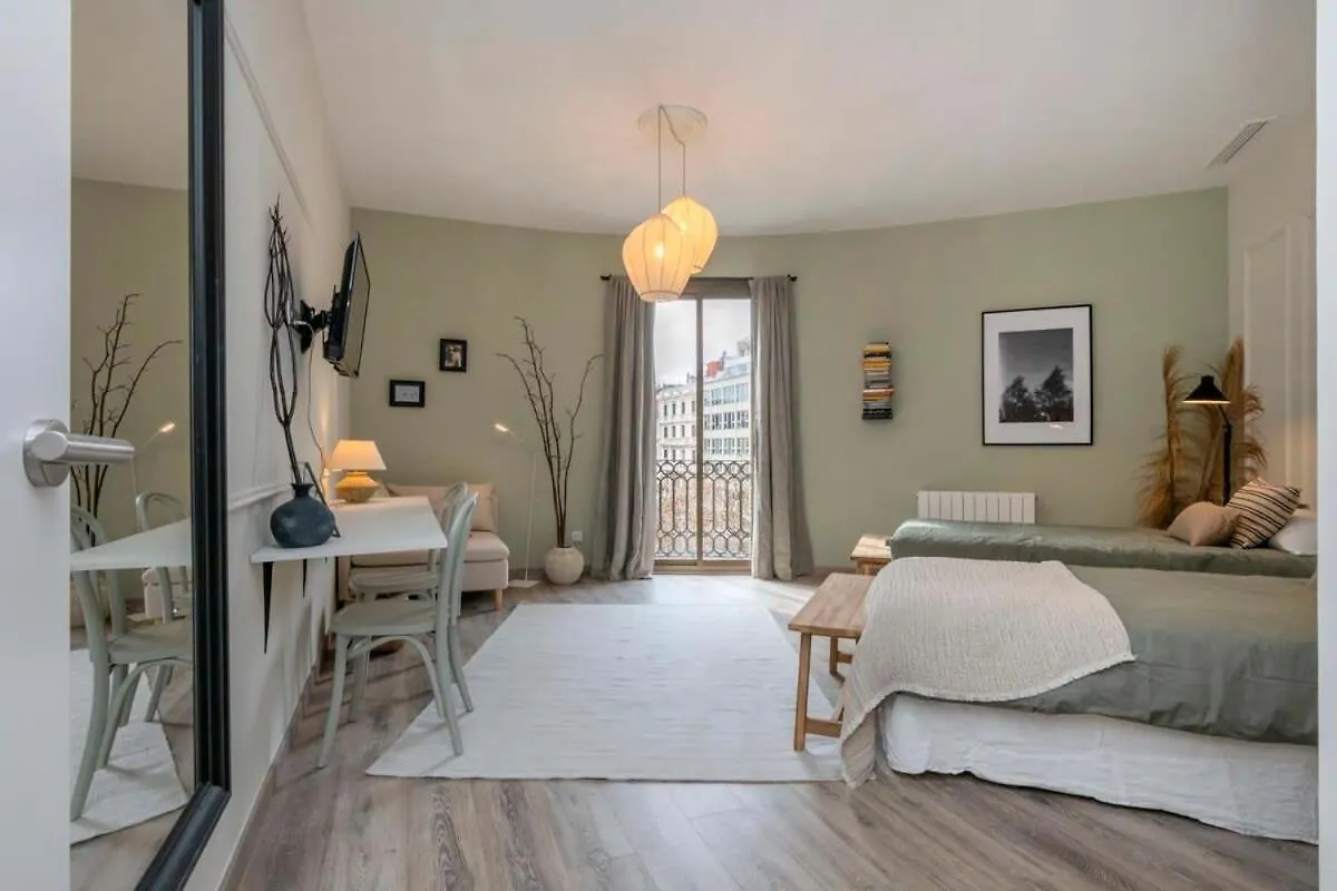 Luxury 4-Bedrooms In Rambla De Catalunya Barcelona