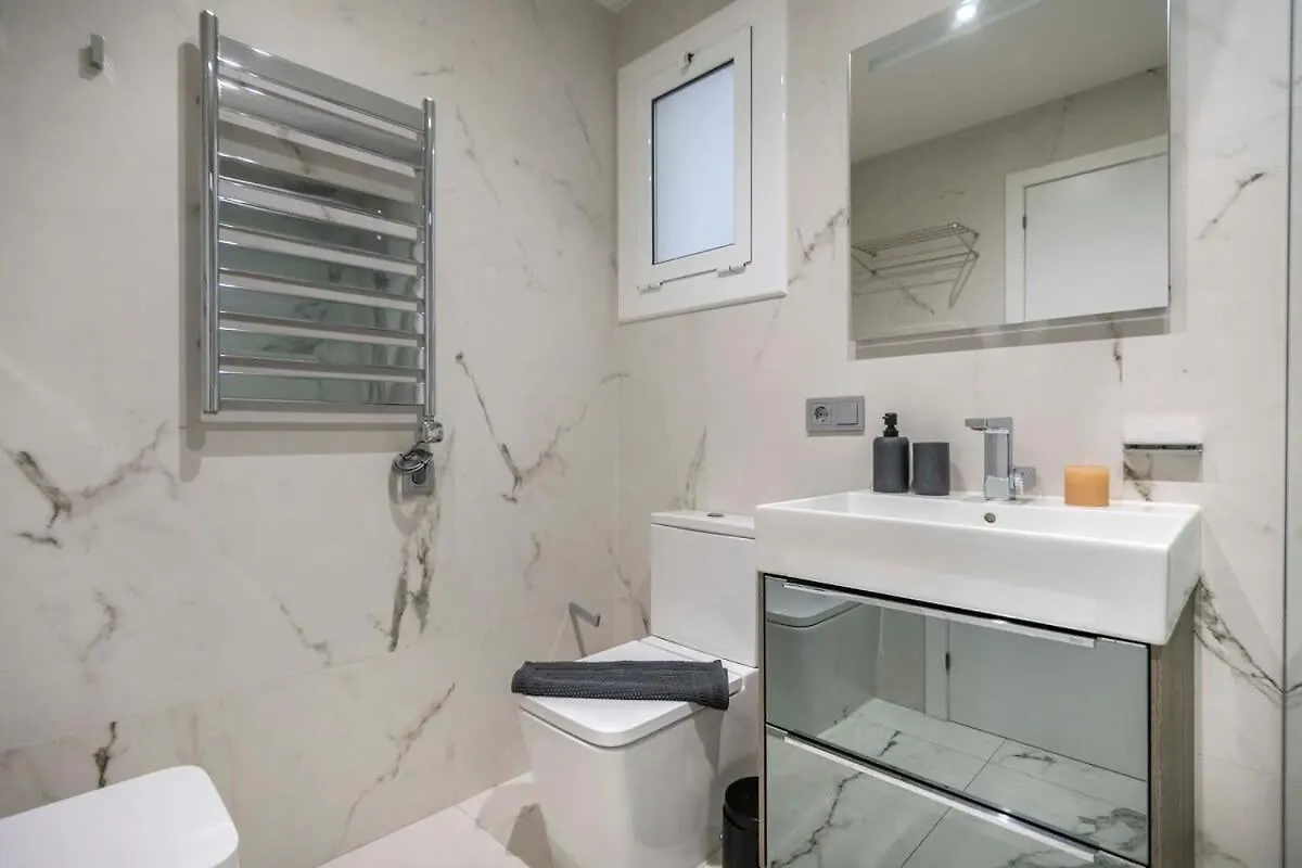 Luxury 4-Bedrooms In Rambla De Catalunya Barcelona Apartment