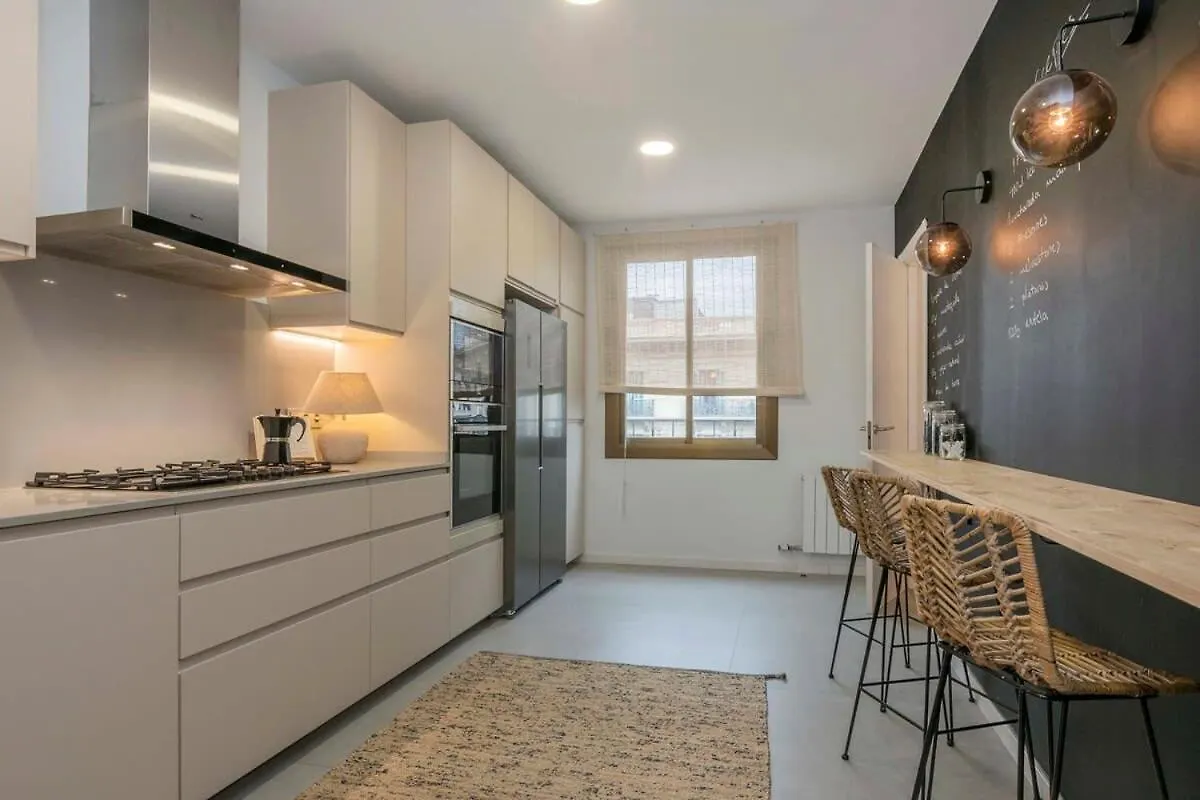 Luxury 4-Bedrooms In Rambla De Catalunya Barcelona 0*,  Spain